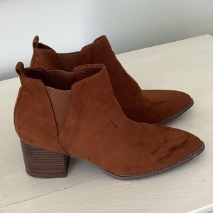 NWOT Vegan leather block heal booties 8 1/2